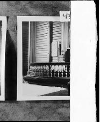 Bryllup, prest, kirkeinventar. Ødelagt negativ.