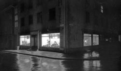 Eksteriørfoto fra Skotøymagasinet Normal a/s, hvor butikksje