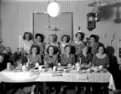 Telefondamene på Tingvoll i selskap.
Fra Nordmøre museums fo