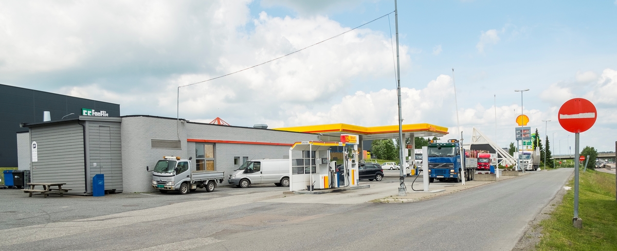 Shell bensinstasjon Prestmoen Kløfta Ullensaker. På sydgående side av E6.