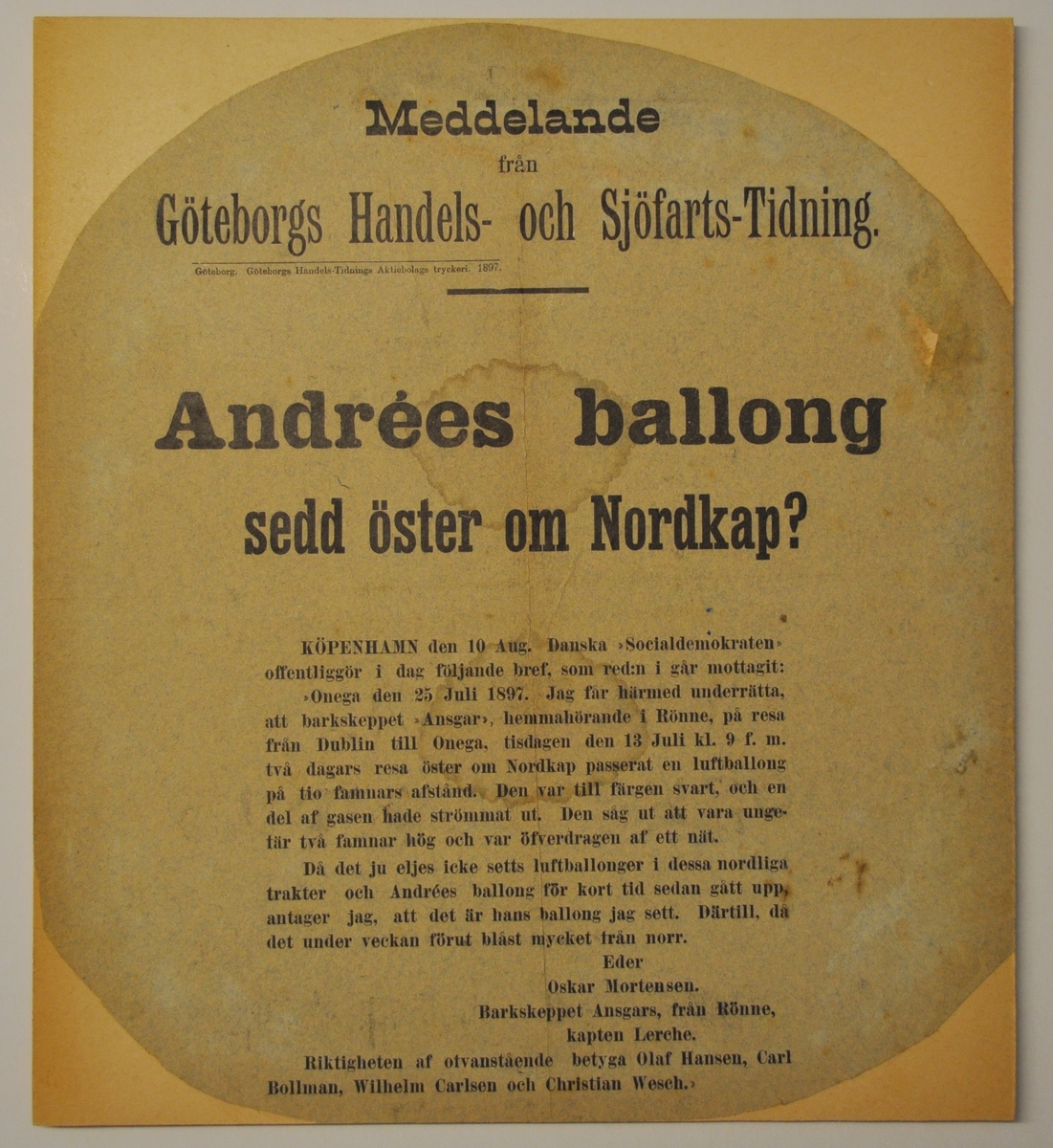 Löpsedel, meddelande: "Andrées ballong sedd öster om Nordkap?"
Uppklistrad på kartong.