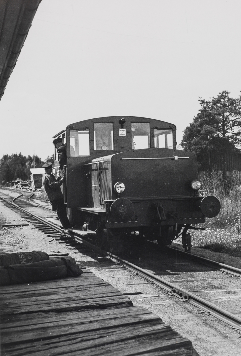Kipptoget fra Skotterud på Vestmarkalinjen, eller Paradisbanen som den også ble kalt, siste driftsdag, 10.07.1965.
