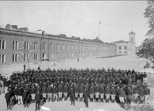 Artilleriet, dagarna före flyttning till Boden 1906. Foto: Alfred Sjöberg kungl hovfotograf, Karlsborg & Skövde.