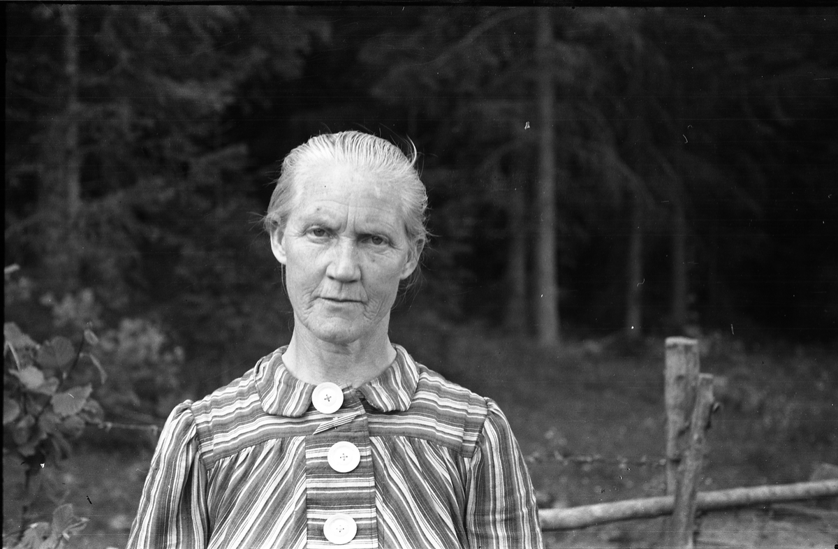 Klara Nilsen - Portrett. Hun var gift med fotografens fetter, August Nilsen.