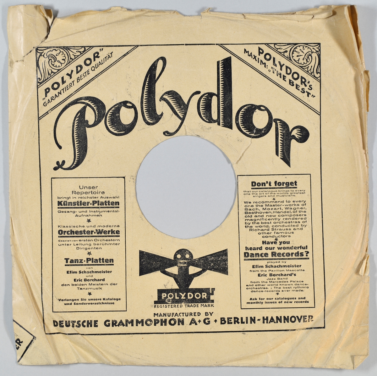 FTT.54228.01:
Svart grammofonplate laget av bakelitt og skjellak. Etiketten er grønn med skrift i gull, for tekst se "Påført tekst/merker". På etiketten er det bilde av en hund som sitter og lytter til en grammofon.

FTT.54228.02:
Plateomslaget til platen er laget av lysebrunt papir  som er limt langs to av kantene. På omslaget står det Polydor med logoen til Polydor (en sittende figur). Det er også informasjon på tysk og engelsk.