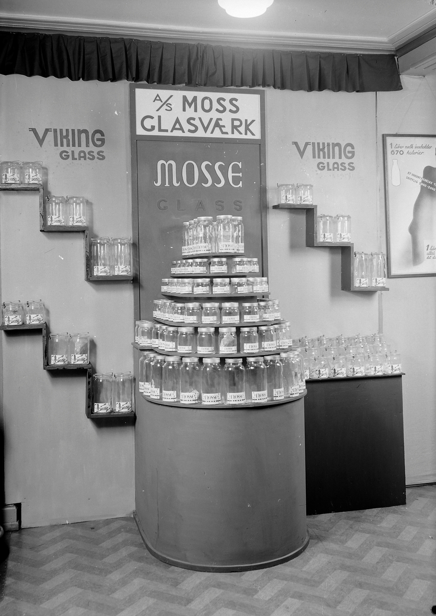 Stand for Moss Glassverk på Husmoruka 1936