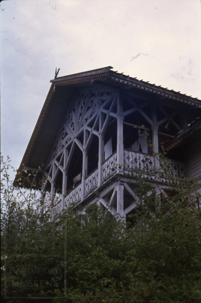 Foto med motiv fra Sveitservillaer og annen bebyggelse i Jevnaker, 1973.