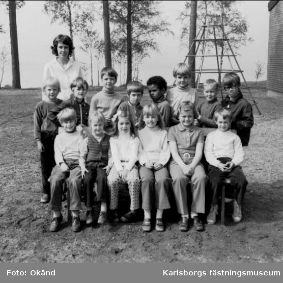 Klassfoto från Strandskolan, Karlsborg, 1971. Neg finns.