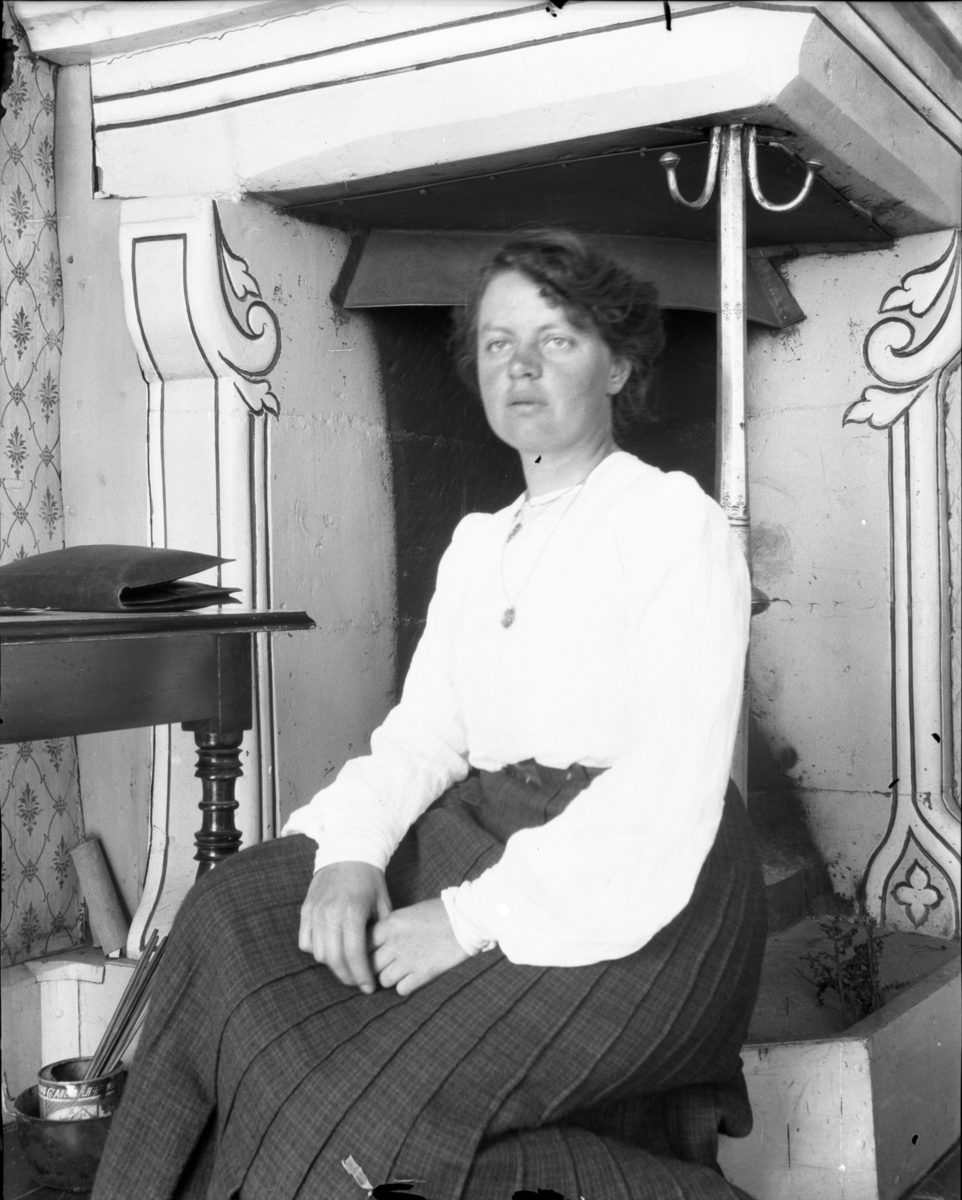 Rikard Berges fotoarkiv. Portretter, landskap, folkeliv. Bilde nr. 8.

Fotografier tatt av Rikard Berge. 642 nummer. Samlingen består av negativer bladfilm. Motivene er ført inn i egen protokoll av Berge. Protokollen har tittel "Bilæt-emne"