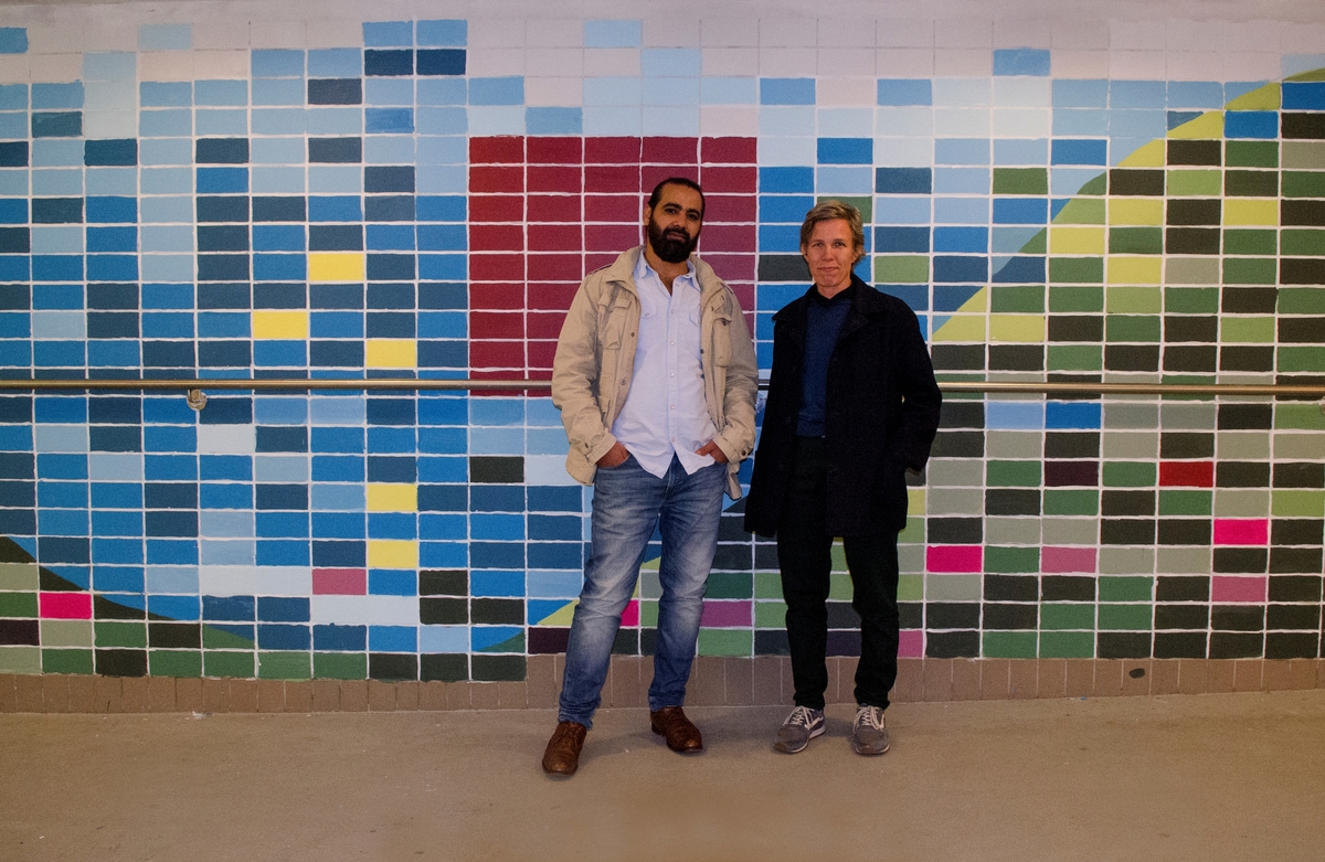 Moi og Salamah skapte et temporært kunstprosjekt sammen med elever i en valgfagsklasse på Ski ungdomsskole. Gjennom de neste ukene skal de se på fargene i byen og landskapet. Kunstnerne ønsket å invitere en gruppe elever til å undersøke Ski gjennom farger. Målet er at de vil se sin hjemby med nye øyne og at vi sammen kan skape nye fortellinger om Ski. Moi inviterte også kunstnar og forfattar Geir Yttervik til å undervise elevane i Josef Albers’ fargelære.