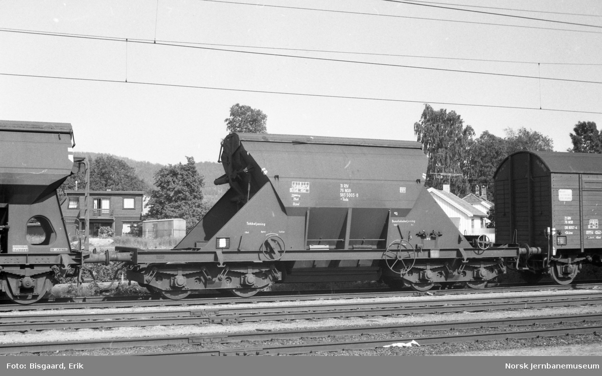 Bunntømmingsvogn litra Tads nr. 583 5003 på Porsgrunn stasjon