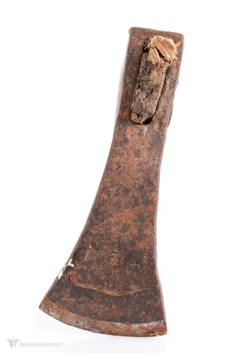 En kortskaftet hammer med en liten tverrøks i enden. Redskap som først og fremst ble brukt av bøkkere til å lage lås på tønnebånd med, men ble også brukt i andre håndverk.