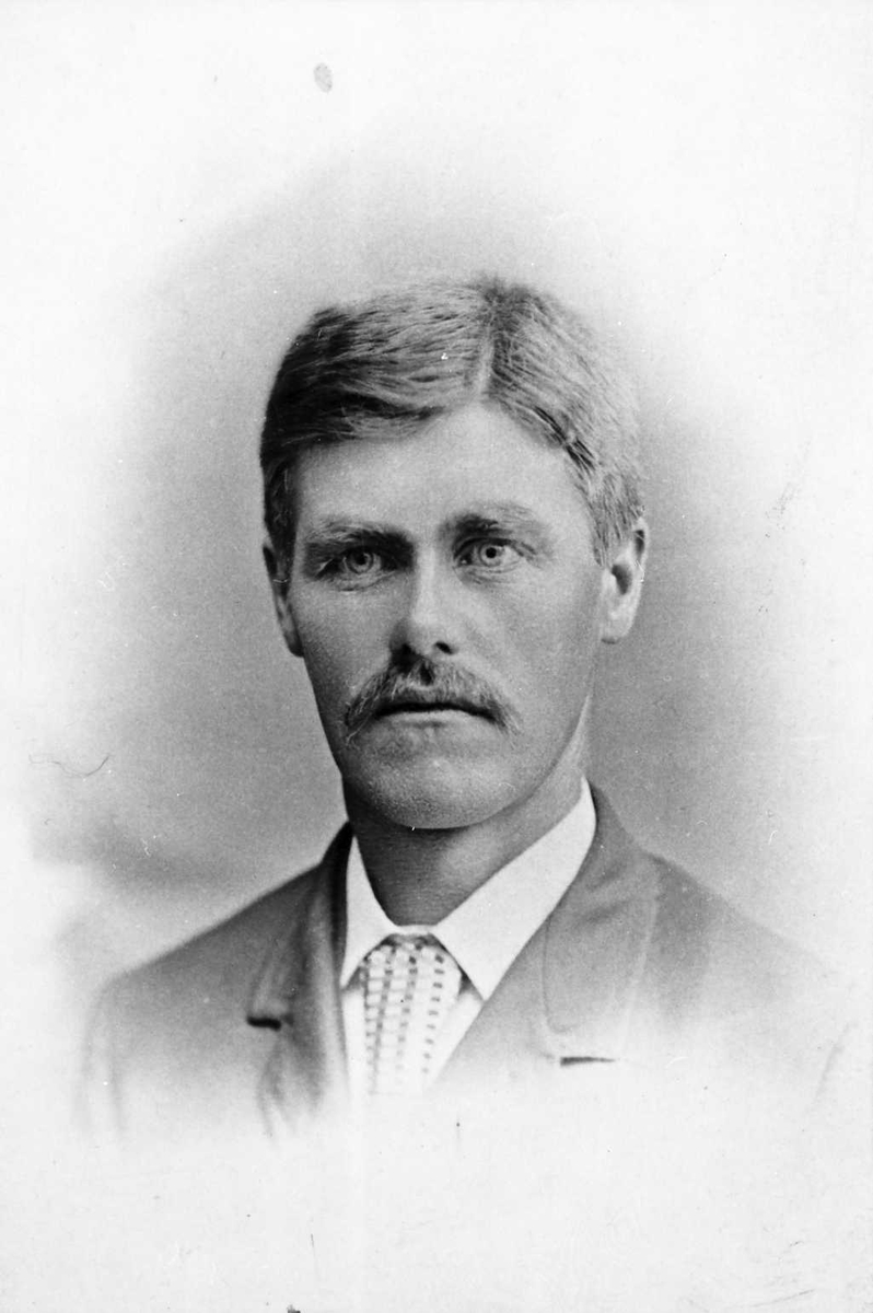 Portrett av mann. Anders Olasson Nyhus (født 1861), Alvdal.