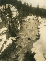 Lillehammer. Mesnaelva øvre løp etter inntaksdammen.