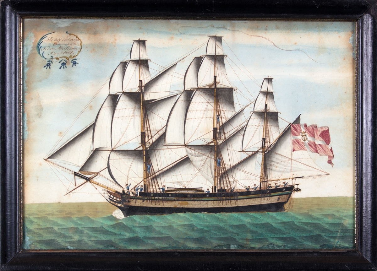 Skipsportrett av fullrigger DE TOLV SØDSKENDE for full seilføring. Dannebrog med det kongelige navneschiffer C7 tyder på at skipet går i fart på Middelhavet. 14 mann på dekk.