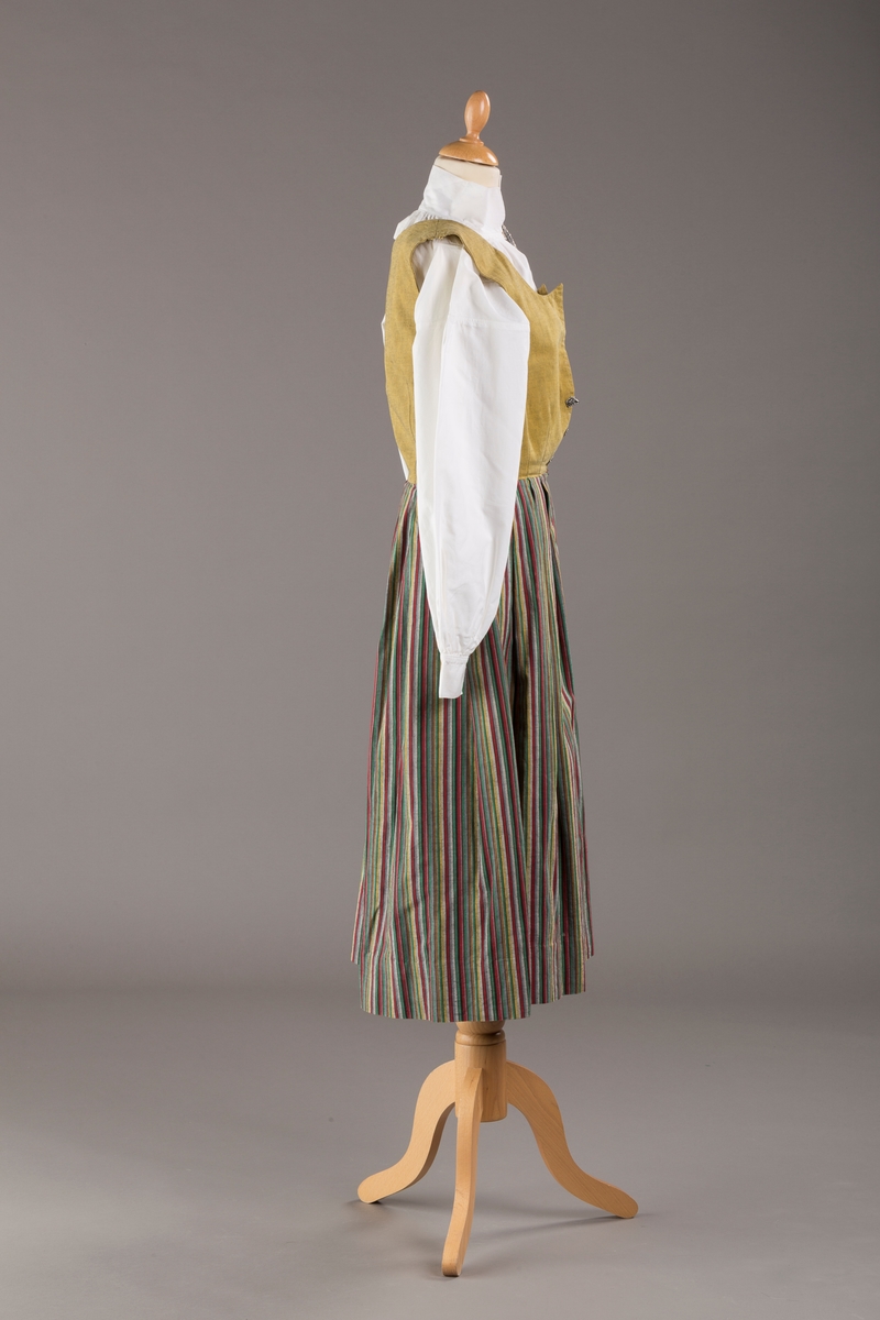 Striper i renningen i skjørtet