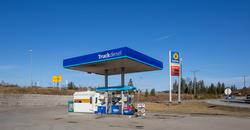 Statoil Dal. Tankanlegg for truck. Pumper og pumpetak. Veisk