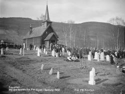 Sødorp kapell med kirkegard og folkemengde ved 200 års feste