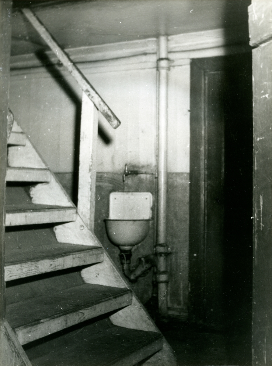 Bostadsinteriör från kvarteret Planket 18 i Norrköping. Fotografi från omkring 1948.