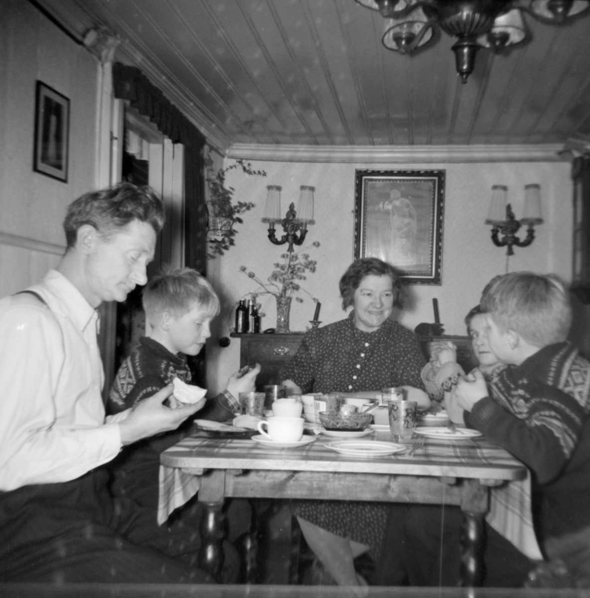 Roger Johansen, Turid Hansen, Olga Johansen, Kent Johansen og Ragnar Johansen i Langleiken 9.