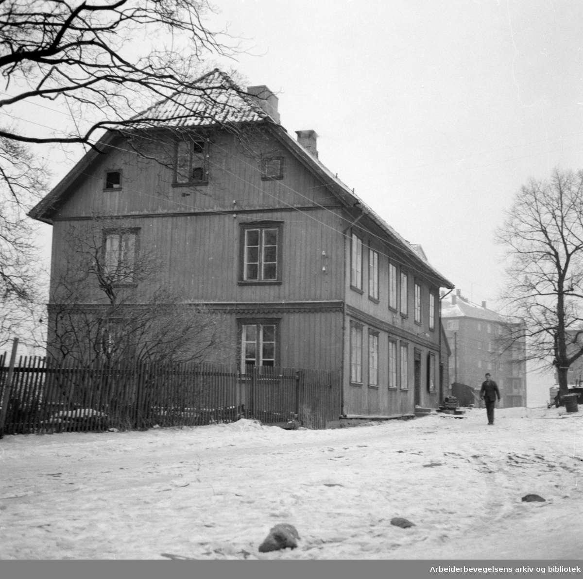 Teisen hovedgård: Nå daghjem. Januar 1954