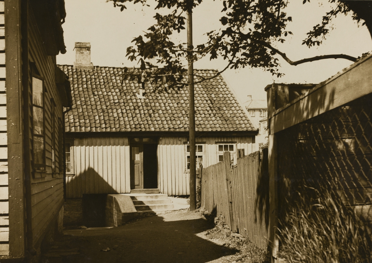 IX Hasseløen - Lotheveien sett mot vest ca.1930