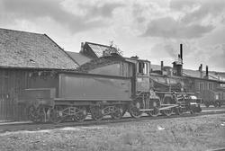 Damplokomotiv type 27a nr. 296 på Kongsvinger stasjon. .