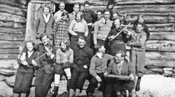 Gruppebilde, personer, ungdommer, fele