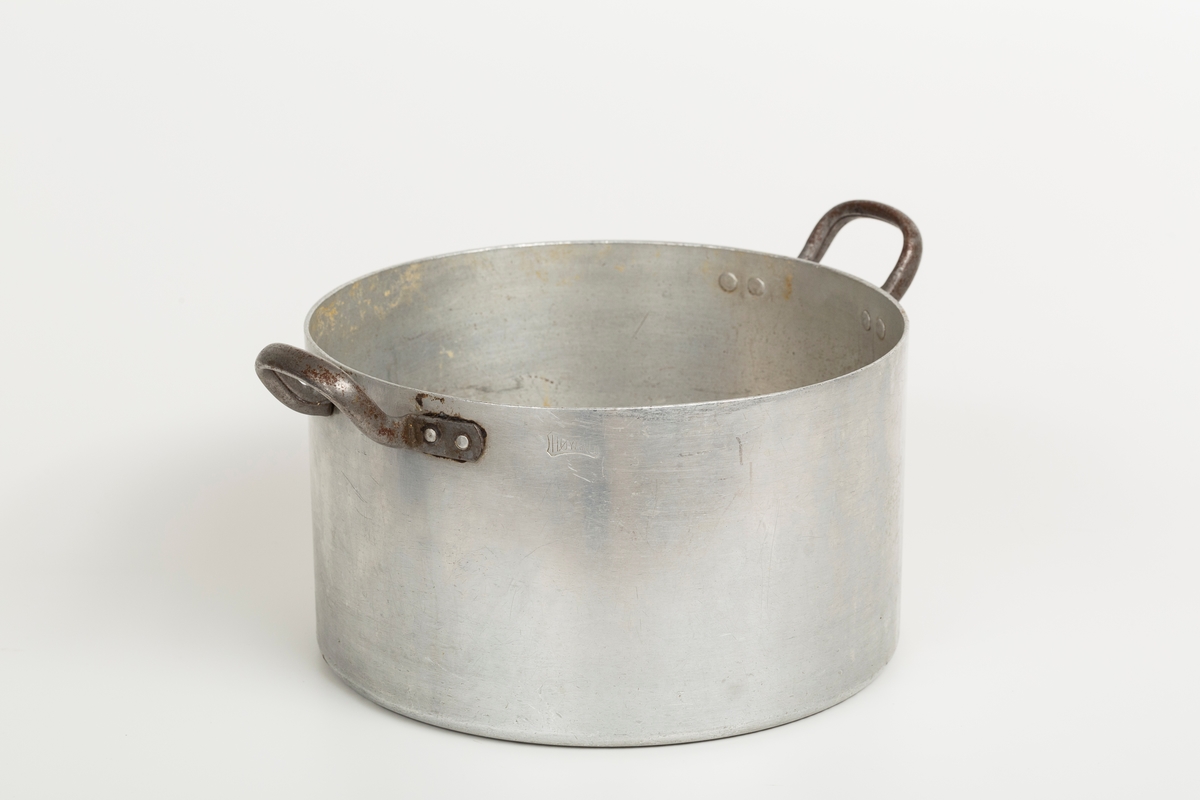 Kjele med to håntak.