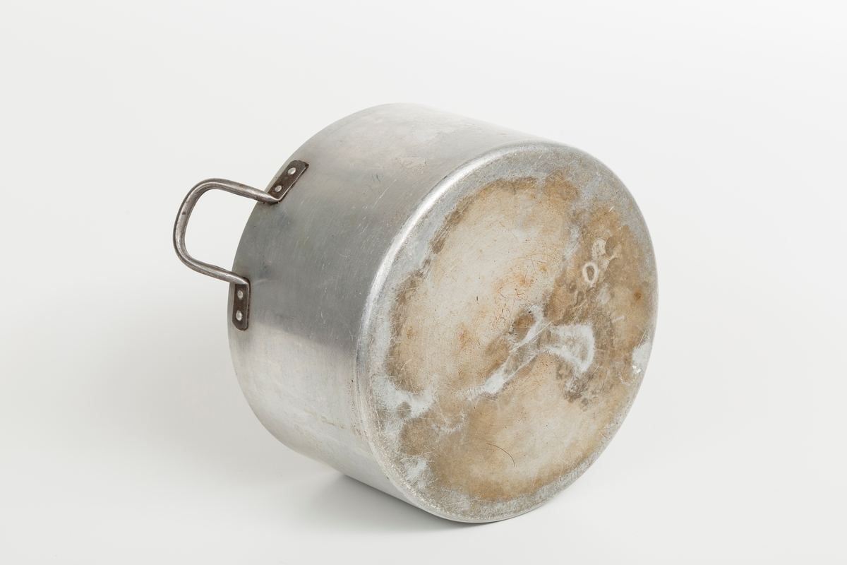 Kjele med to håntak.