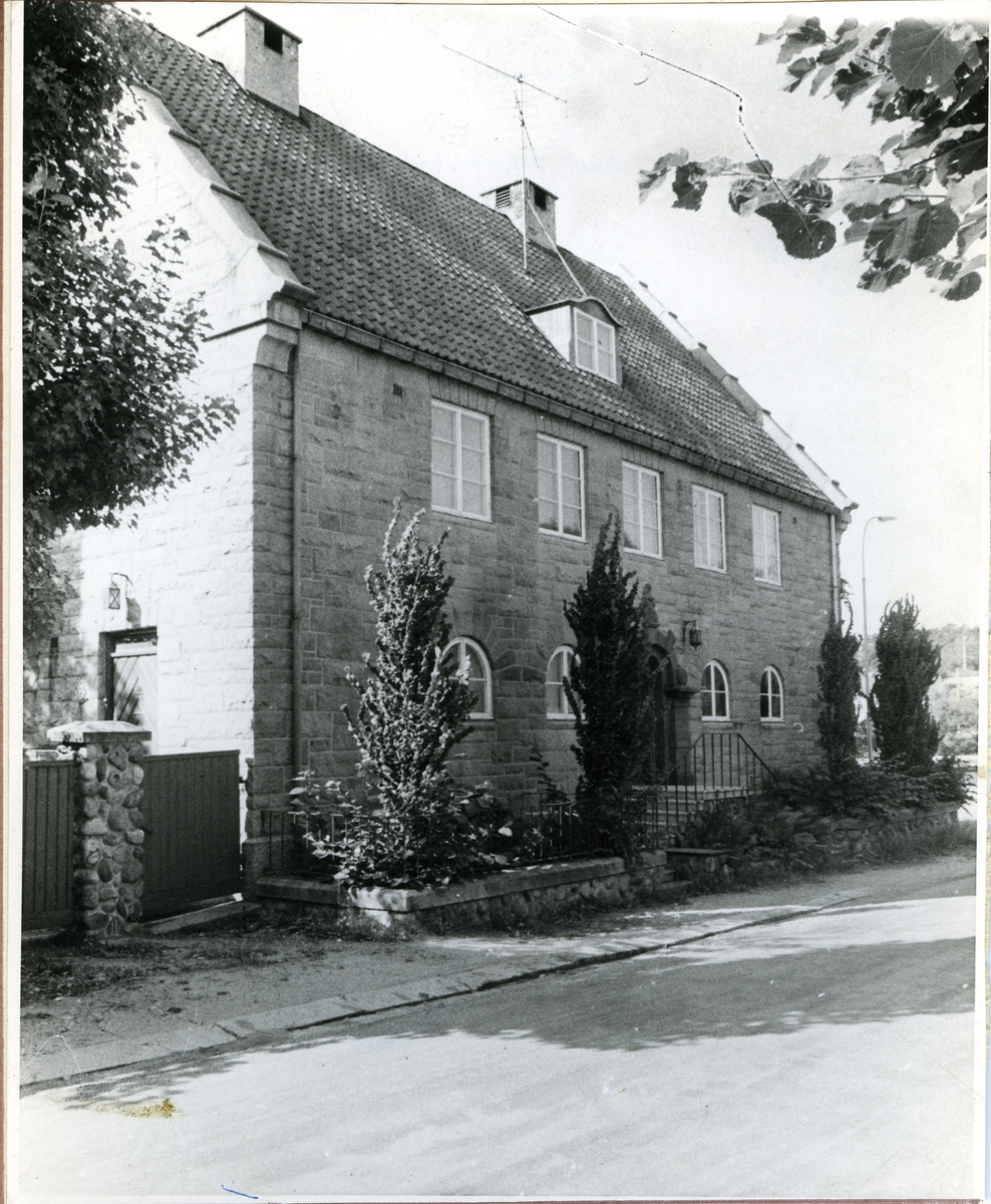 Fredrikstad,
Vestsiden,
Cicignon byområde
Bjarne Aas gate 9 (tidligere Isegrans gate 9).