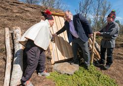 Åpning av Daniel Mortensons vinterboplass ved Kjerran på Val