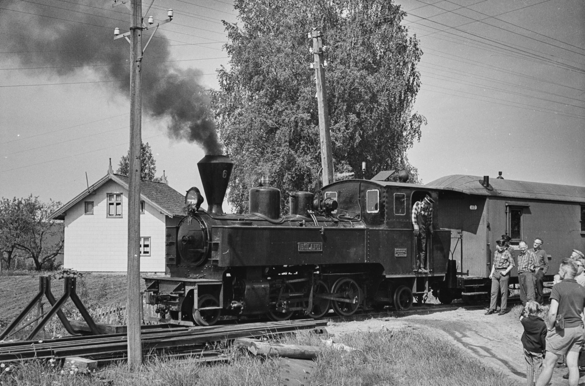 Prøvetur for medlemmer og andelshavere på museumsbanen Urskog-Hølandsbanen. Toget trekkes av damplokomotiv XXIXa nr. 6 Høland.