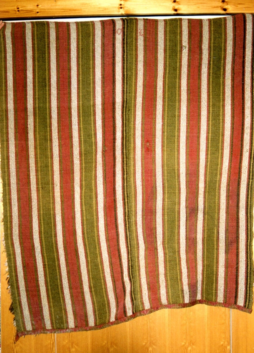 Båtrye i kypertvariasjon med floss.

Tilstand: Litt falmet.