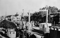 Kvisvik fergekai, Straumsnes/Tingvoll. Biler, busser, servic