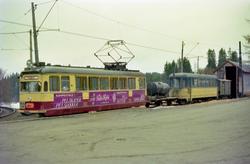 Trondheim Sporveis sporvogn nr. 25 samt en tankvogn, tilheng