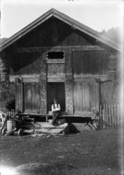 Rikard Berges fotoarkiv. Loft, Olav Tveit. Kviteseid. 1909.