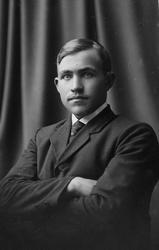 Portrett av Olav Rockmann, Valvåg, f. 1894, d. 1961
Bildet 