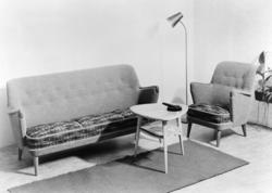 3-seter og stolar med fast sete.