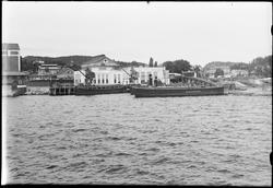 Tinfos lektere ved Rjukan brygga.  Norsk Hydro-Elektrisk Kvæ