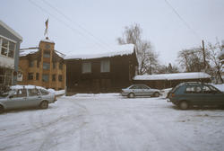 Lillehammer, sentrum, uthus til G. C. Lundes eft. A/S, fra b