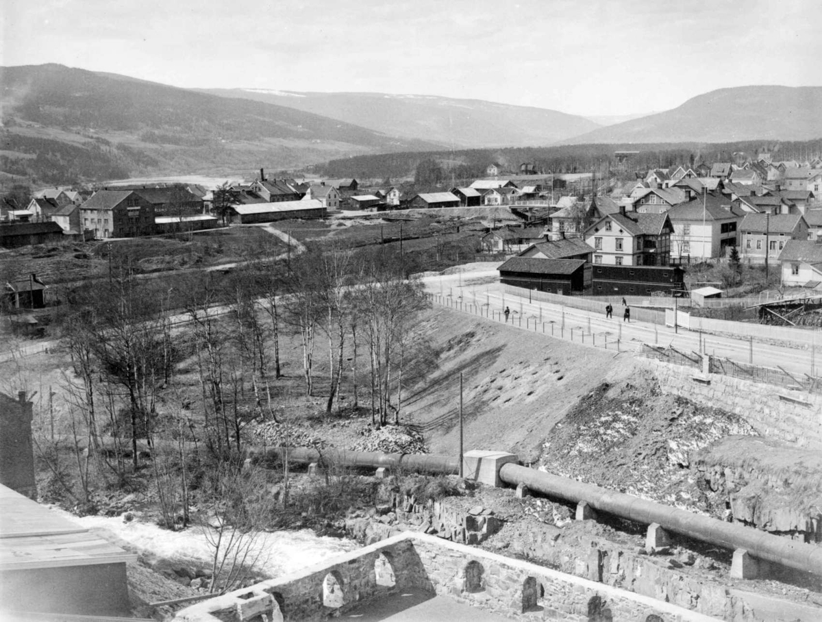 Repro: Elveleie og ruinene etter mølle ved Mesnafossen nedenfor Lilletorget, Lillehammer.