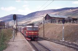 Hurtigtog 352 Åndalsnes-Oslo trukket av elektriske lokomotiv