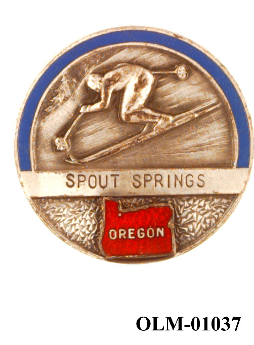 Inneholder 101 merker, pins og  medaljer.
Guttorm Berge tok tilbake samlingen 21.mai 1996.-notert i aksesjonsboken.