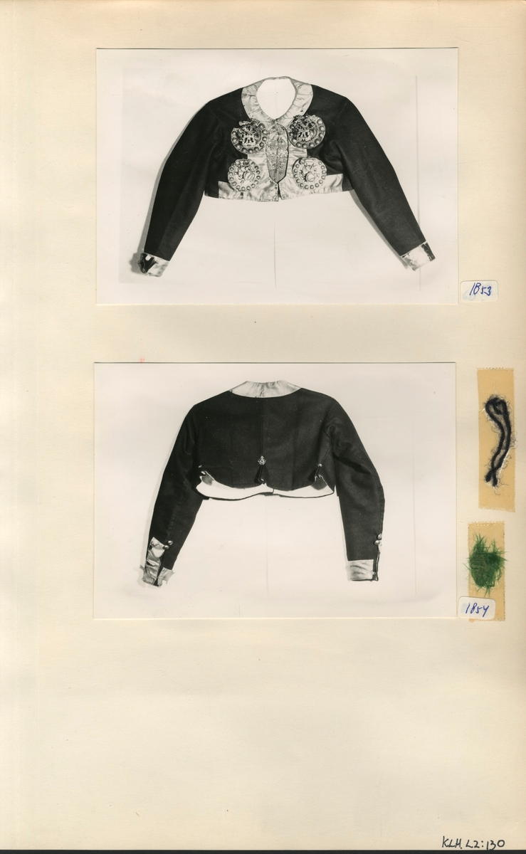 Kartongark med två fotografier av tröja samt tygprover
