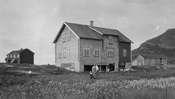 Torsvikvågen 1926, huset til Johan Pedersen (1890-1982) og S