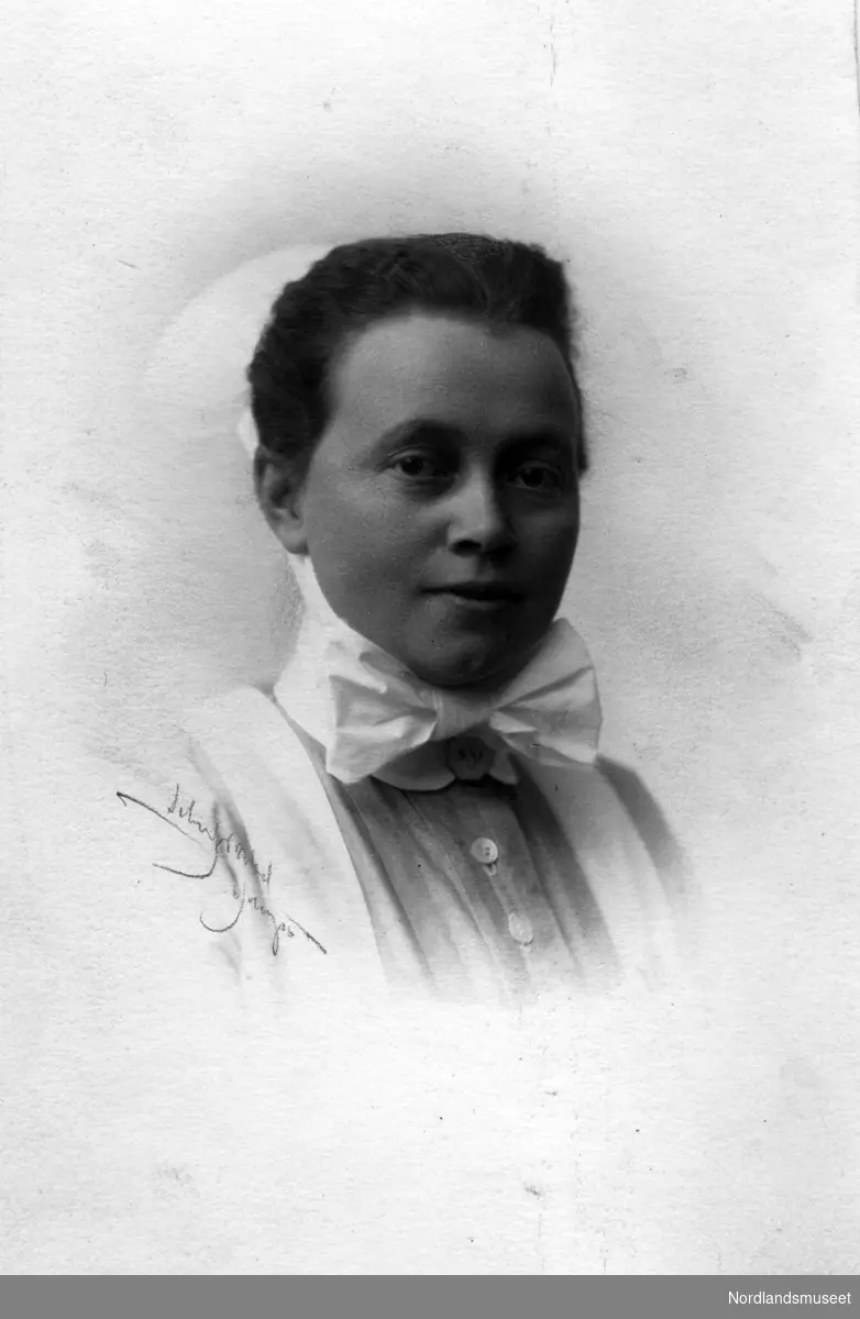 Karen Steffensen, f. 1892, Dalen, Reipå. ( Ikke sikkert)