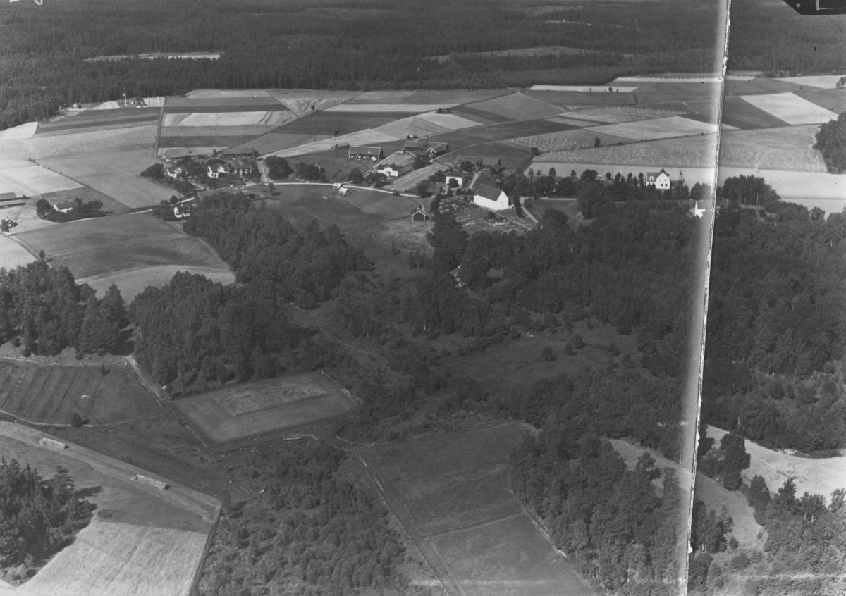 Flygfoto över Sandseryd i Jönköpings kommun. Nr. C1660.