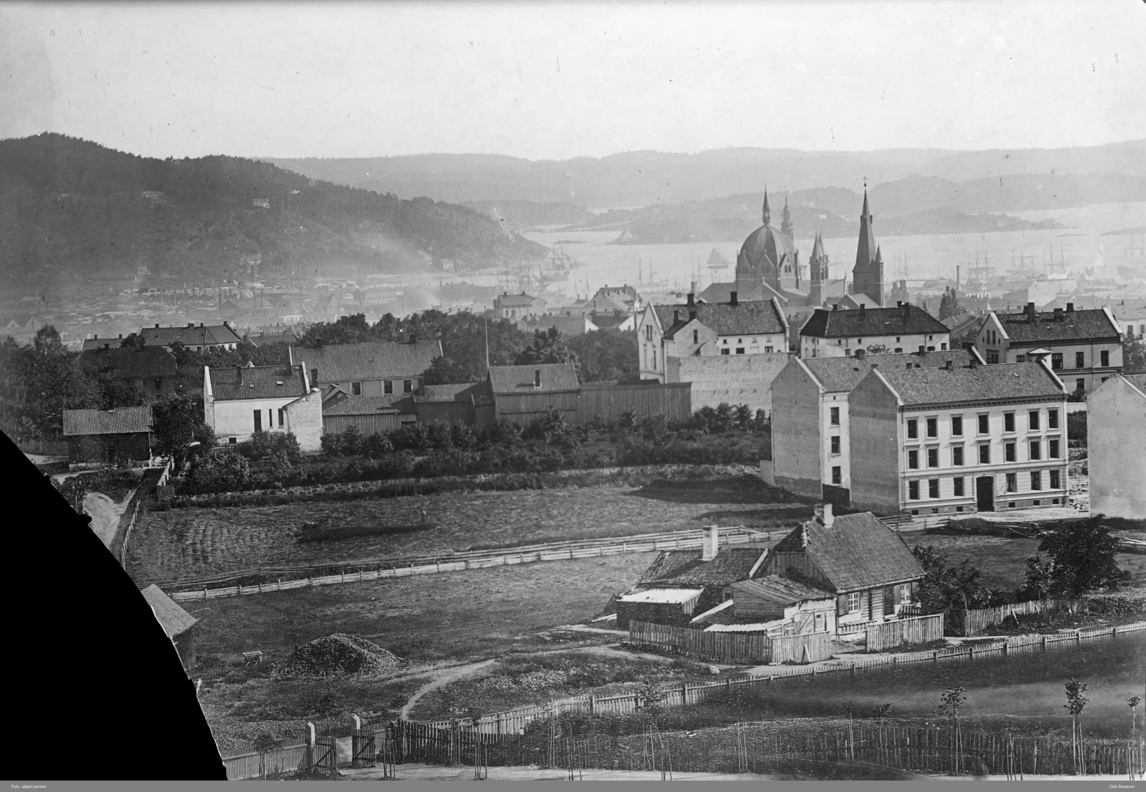 Utsikt fra St. Hanshaugen mot Mærrahaugen. - Oslo Museum ...