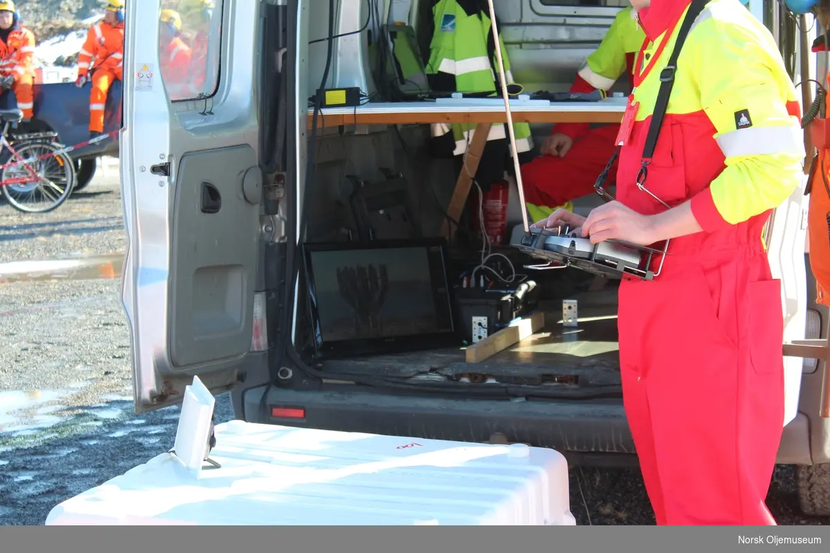 Droneinspeksjon av fakkelen på Nyhamna i 2013.